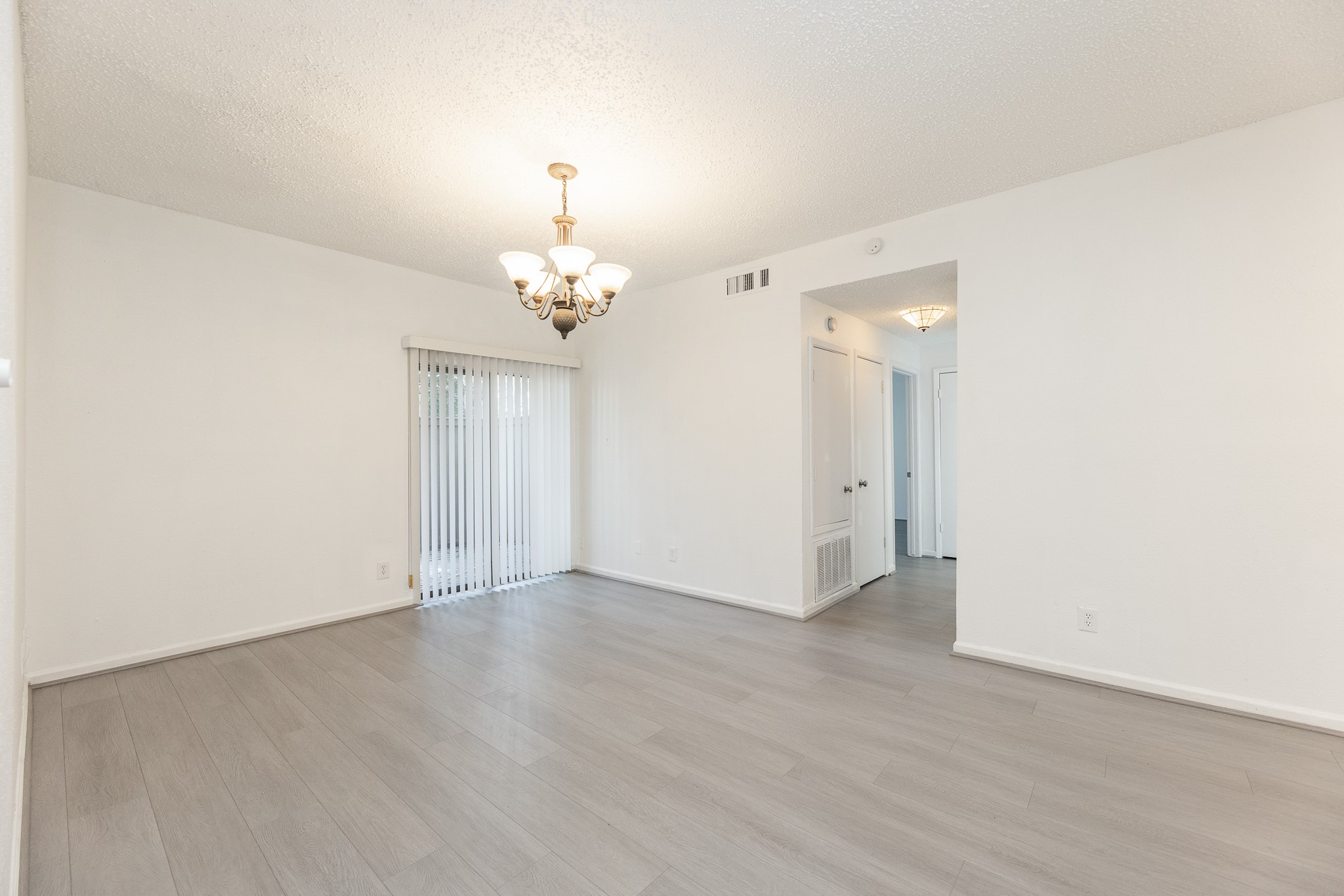 10047 Westpark Drive 57 , Houston, TX, 77042 | 76644388 | Realty Texas LLC