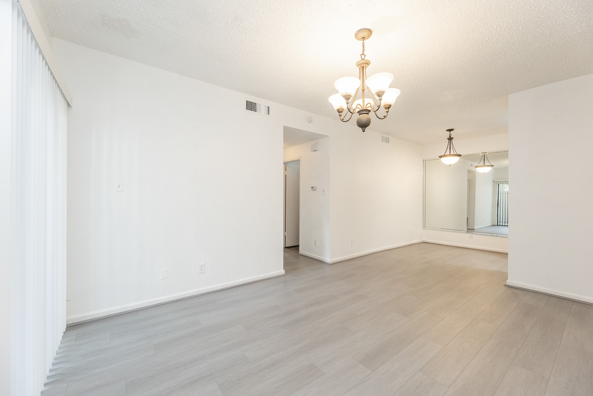10047 Westpark Drive 57 , Houston, TX, 77042 | 76644388 | Realty Texas LLC