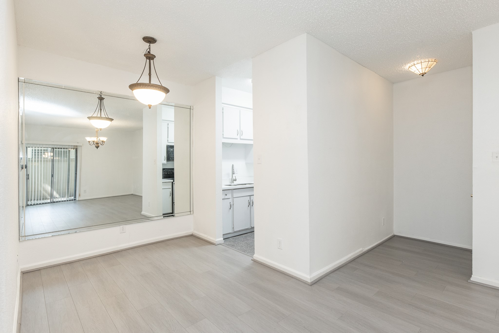 10047 Westpark Drive 57 , Houston, TX, 77042 | 76644388 | Realty Texas LLC