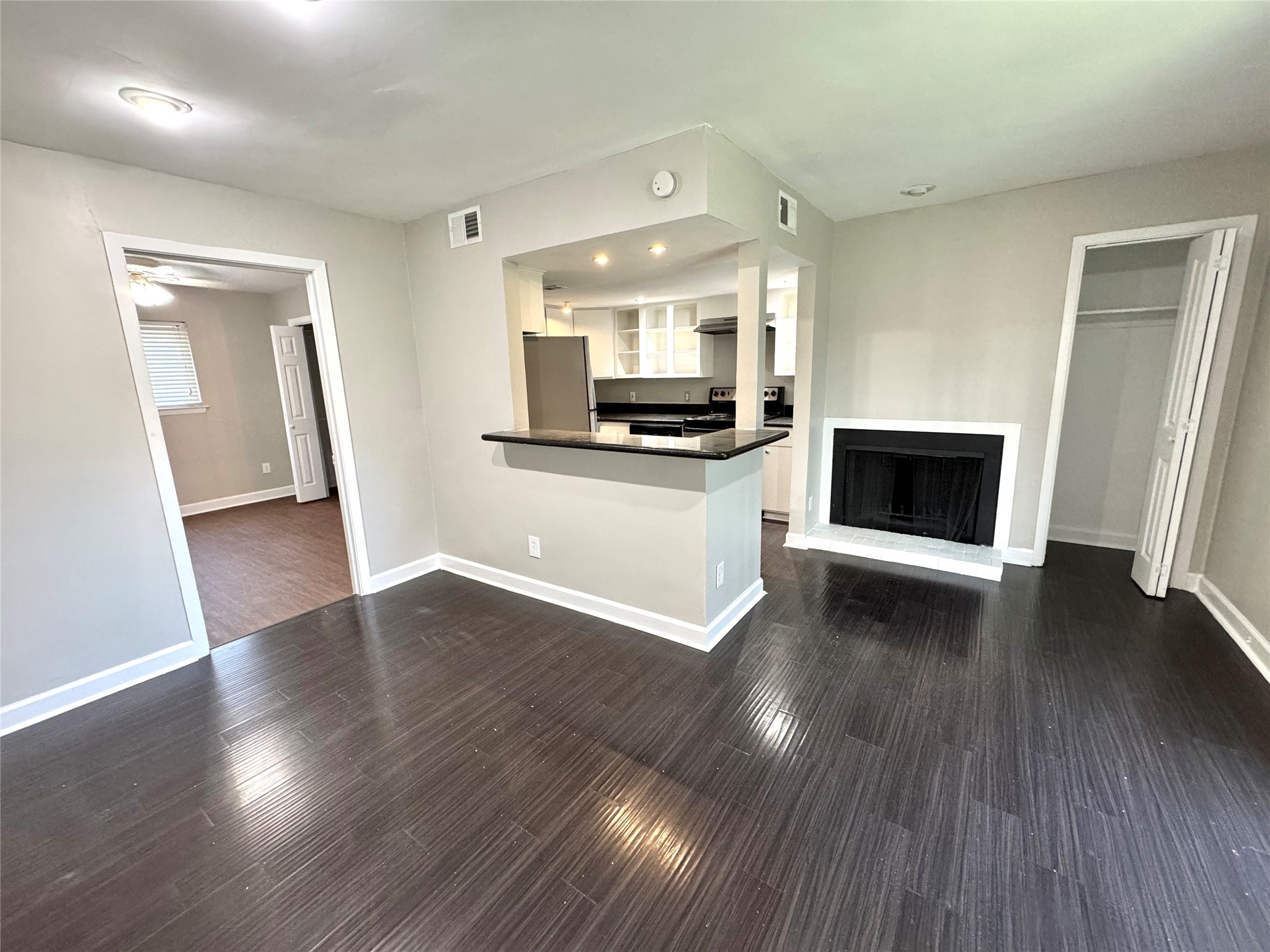 4023 N Hall Street 102 , Dallas, TX, 75219 | 20694544 | Realty Texas LLC