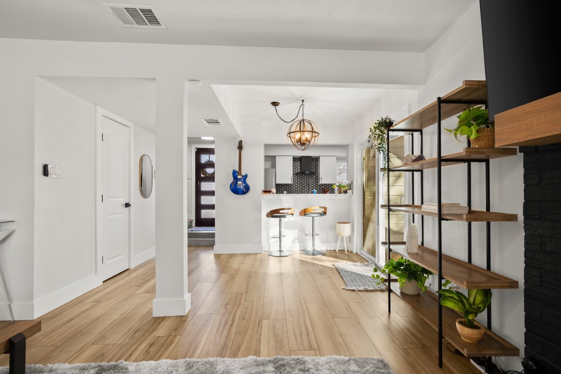 7001 Woodhue Drive A , Austin, TX, 78745 | 8966125 | Realty Texas LLC