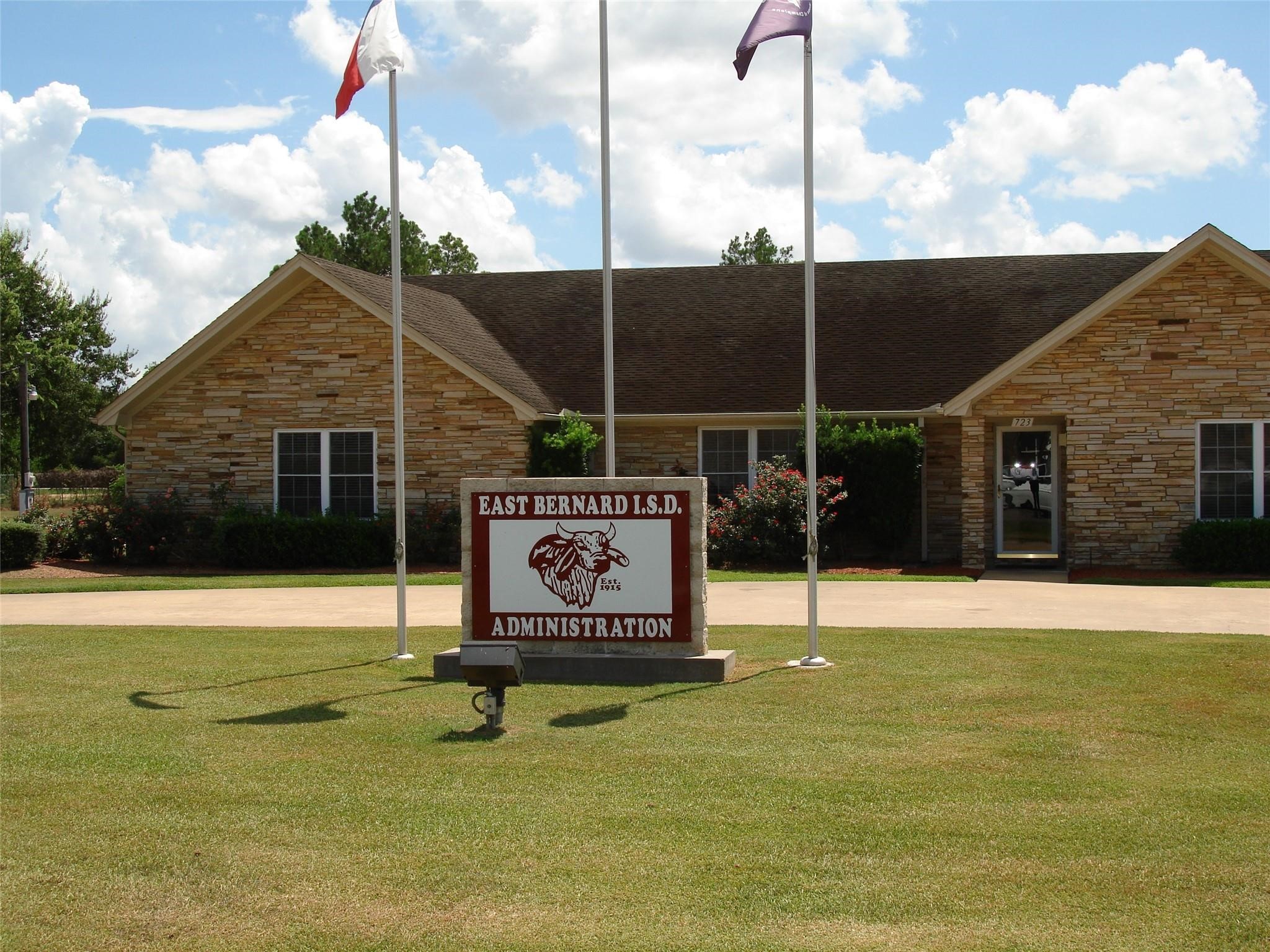 802 John Albert Drive , East Bernard, TX, 77435 | 5824087 | Realty Texas LLC