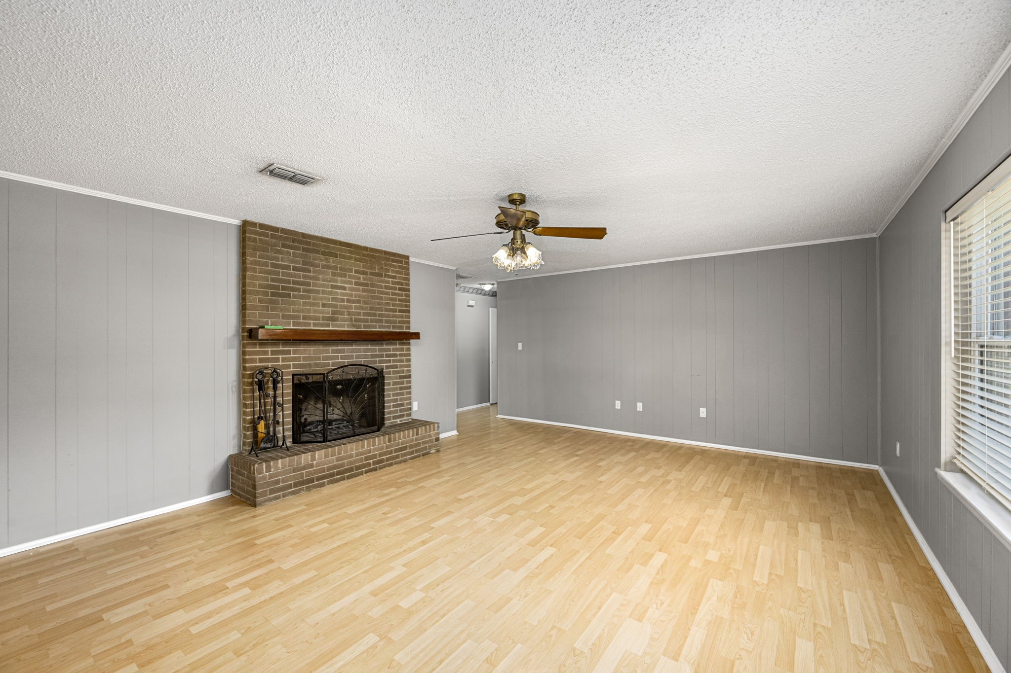 802 John Albert Drive , East Bernard, TX, 77435 | 5824087 | Realty Texas LLC
