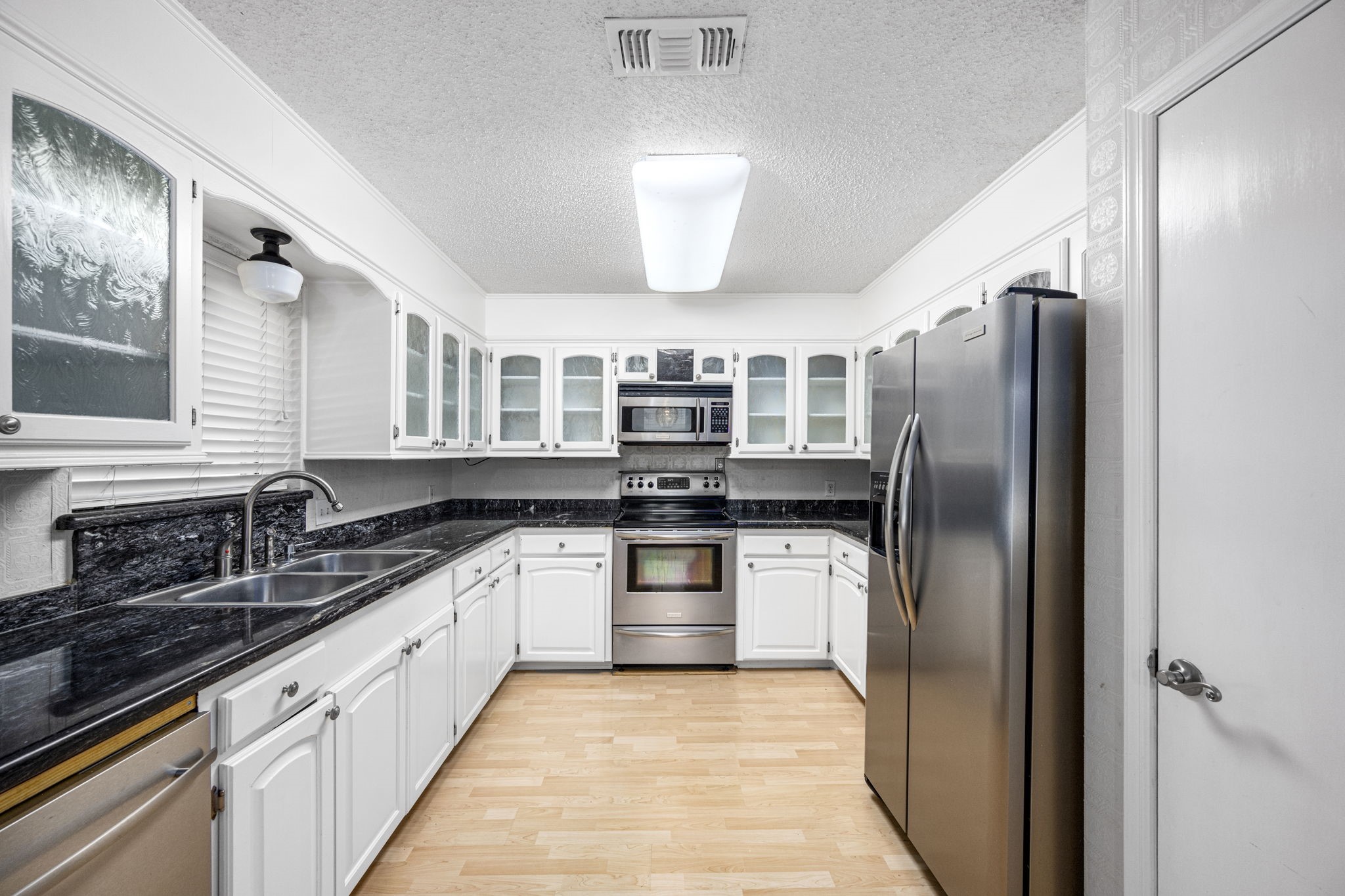 802 John Albert Drive , East Bernard, TX, 77435 | 5824087 | Realty Texas LLC