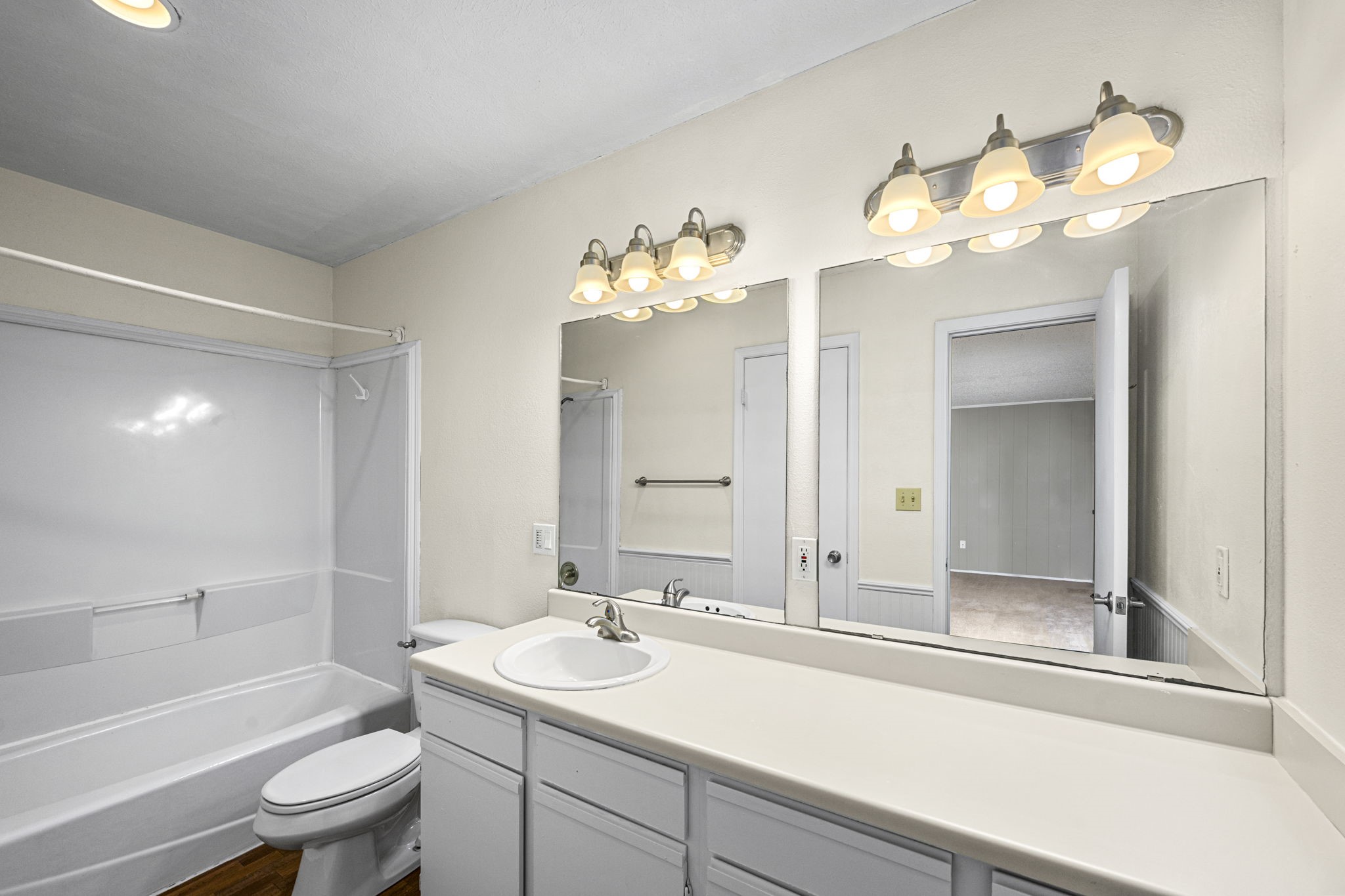 802 John Albert Drive , East Bernard, TX, 77435 | 5824087 | Realty Texas LLC