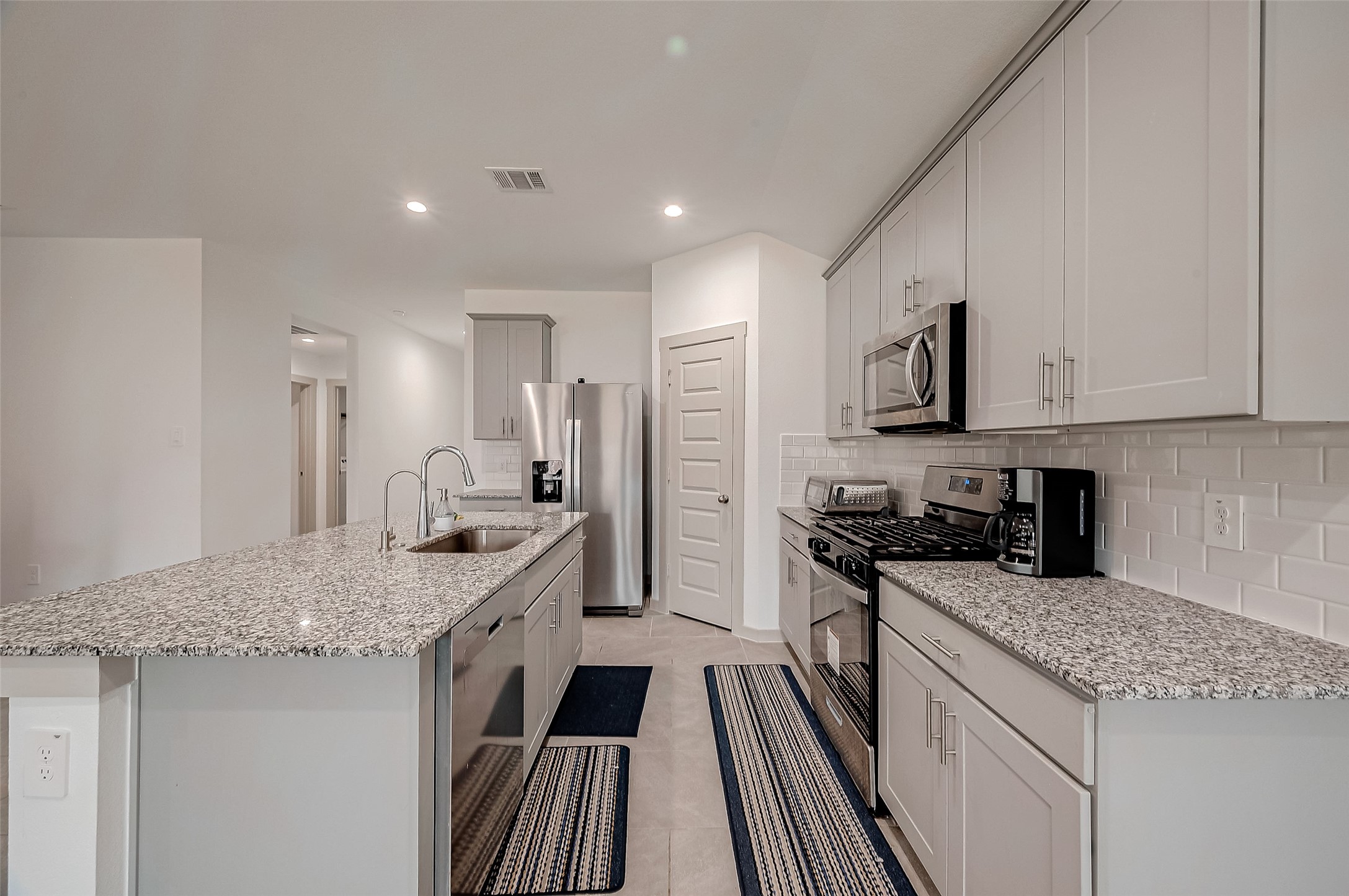 4963 Pine Haven Lane , Fresno, TX, 77545 | 74423020 | Realty Texas LLC