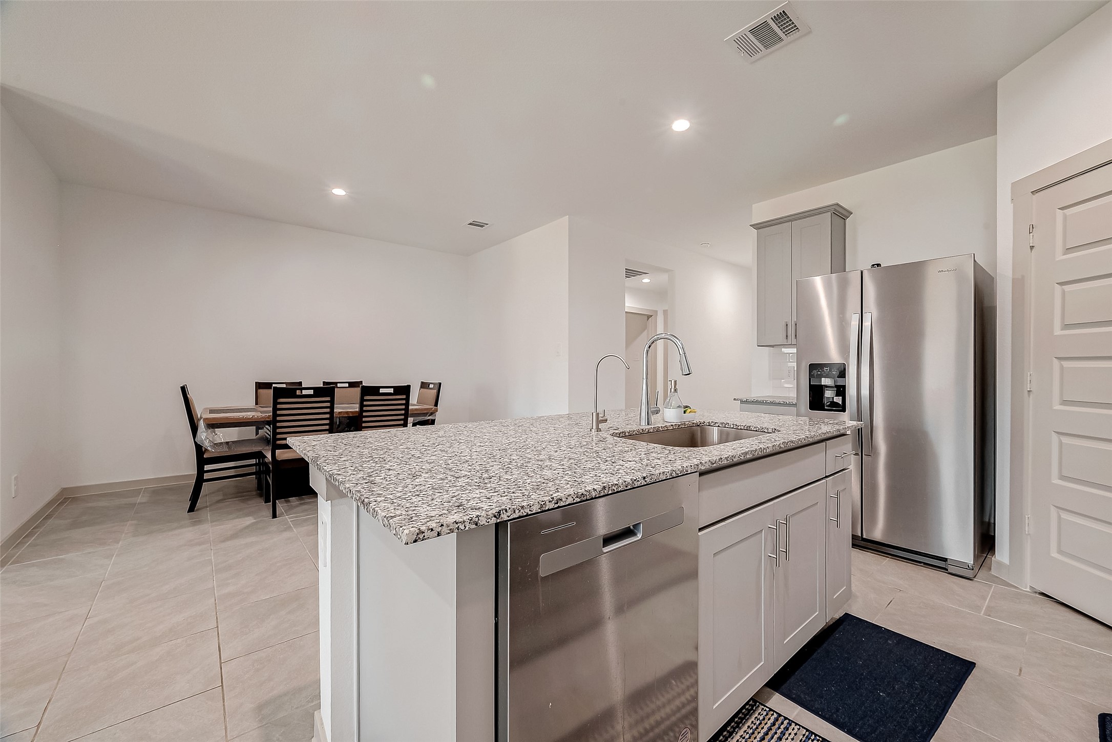 4963 Pine Haven Lane , Fresno, TX, 77545 | 74423020 | Realty Texas LLC