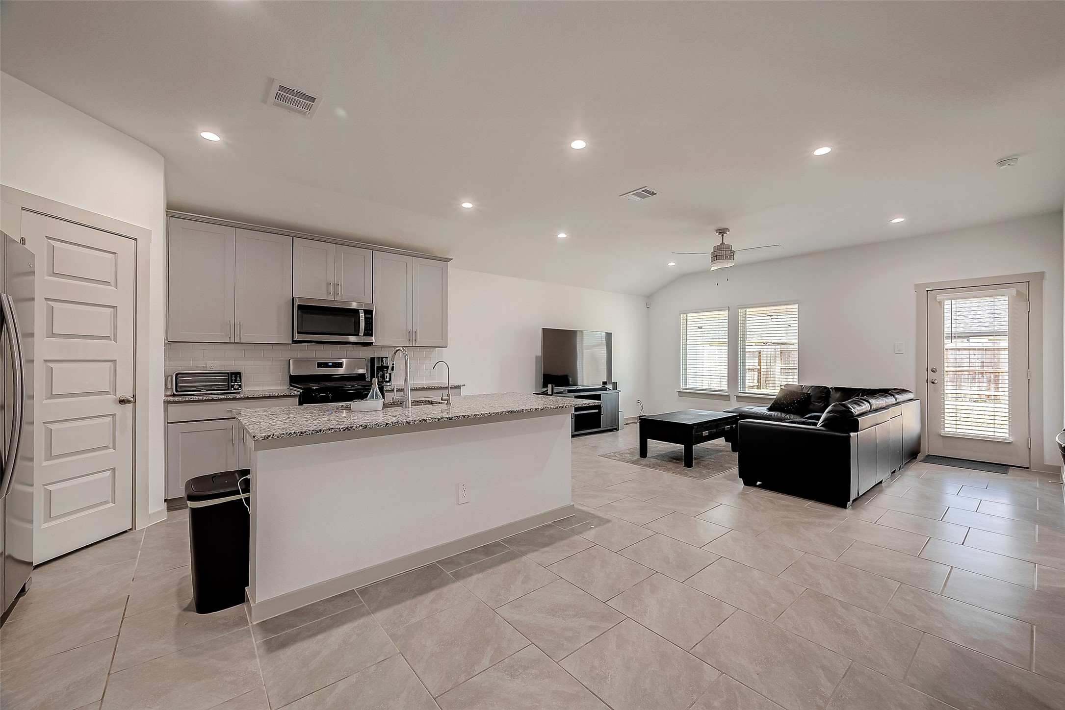 4963 Pine Haven Lane , Fresno, TX, 77545 | 74423020 | Realty Texas LLC