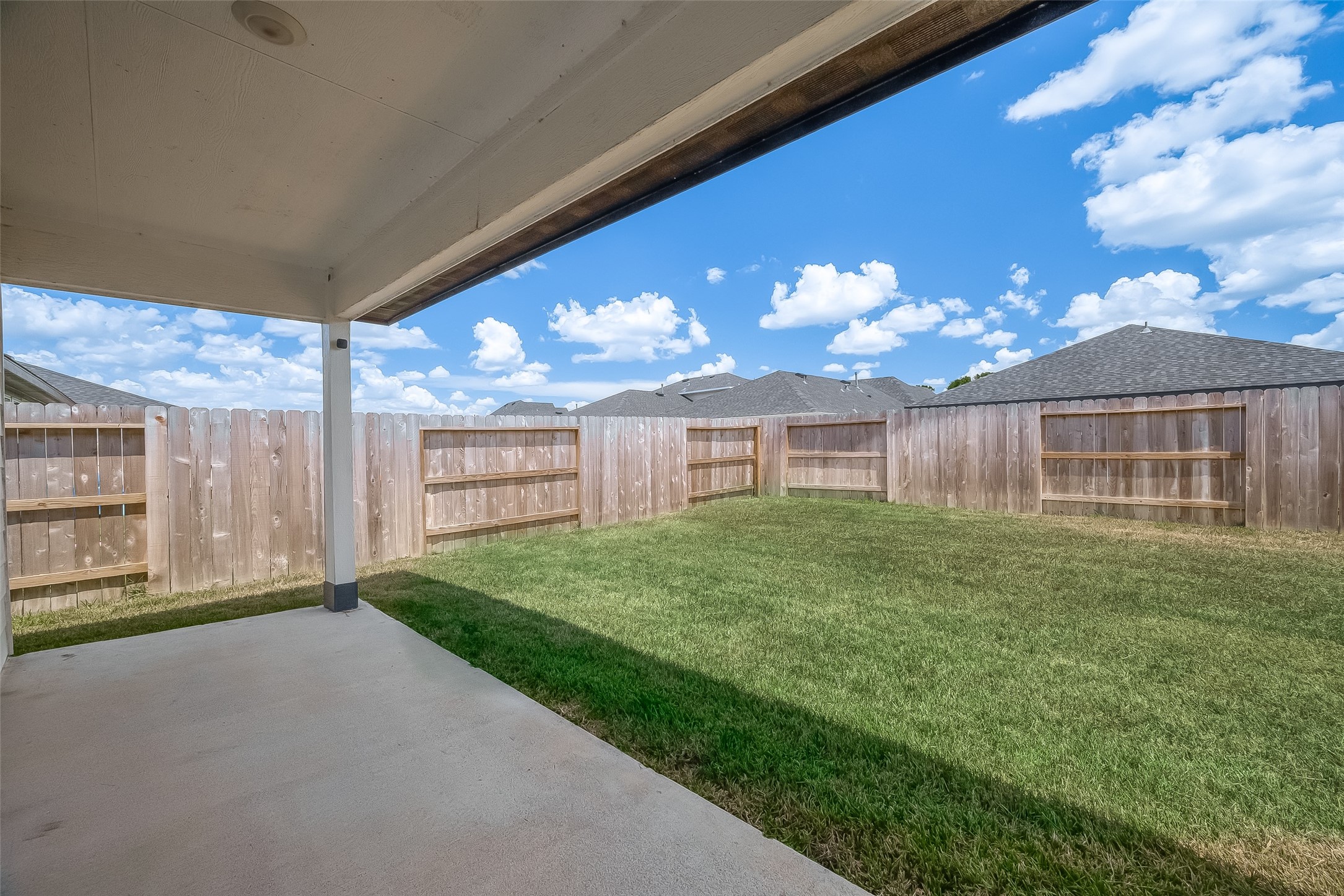4963 Pine Haven Lane , Fresno, TX, 77545 | 74423020 | Realty Texas LLC
