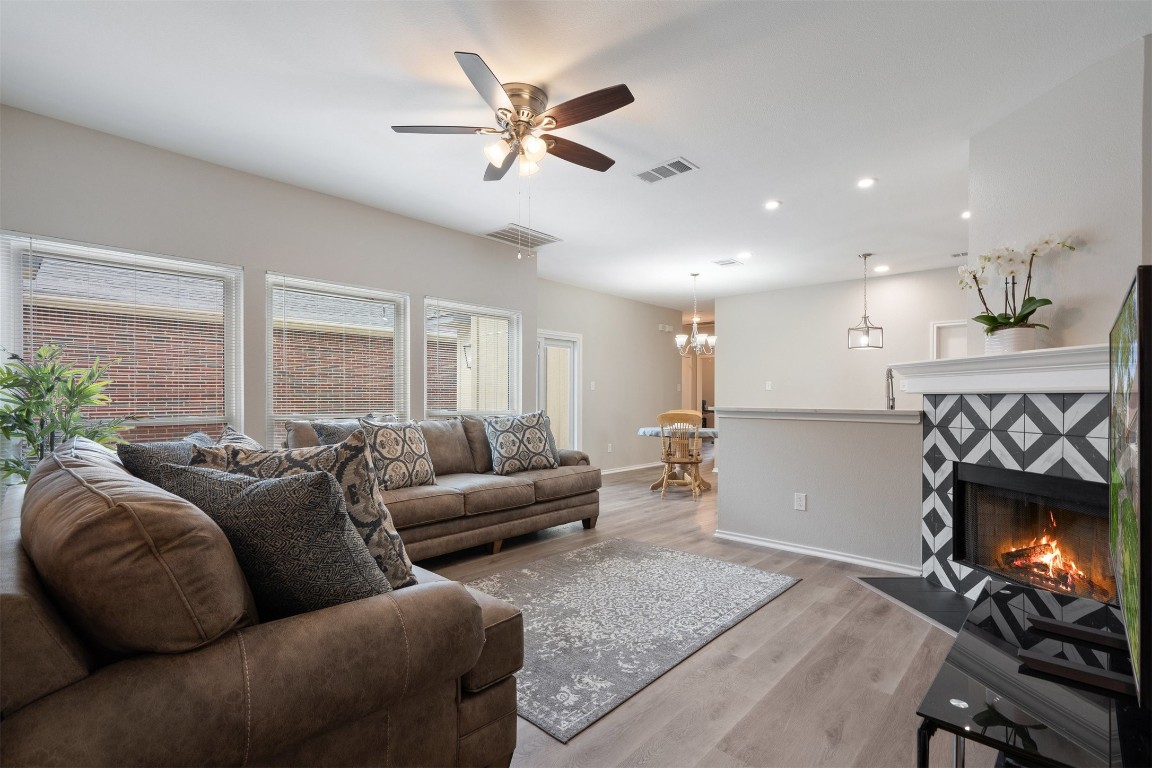 814 Thackeray Lane , Pflugerville, TX, 78660 | 2136637 | Realty Texas LLC