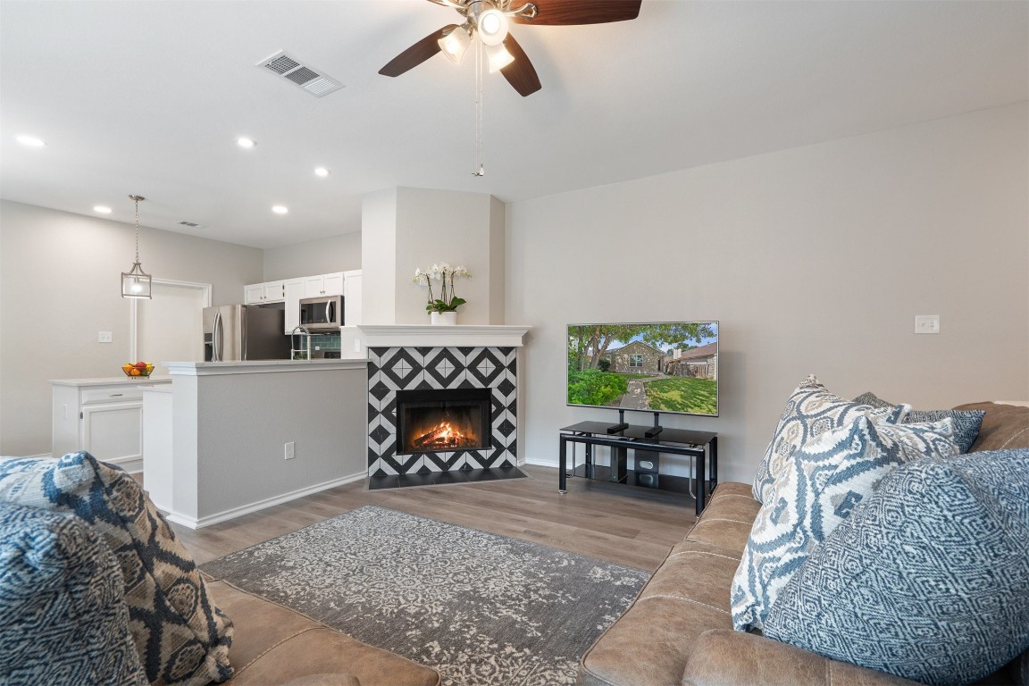 814 Thackeray Lane , Pflugerville, TX, 78660 | 2136637 | Realty Texas LLC