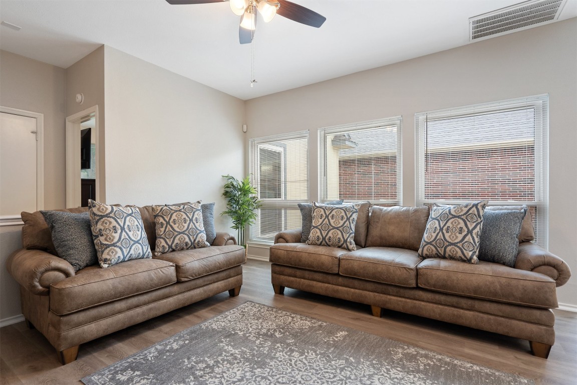814 Thackeray Lane , Pflugerville, TX, 78660 | 2136637 | Realty Texas LLC