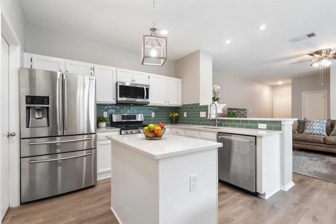 814 Thackeray Lane , Pflugerville, TX, 78660 | 2136637 | Realty Texas LLC