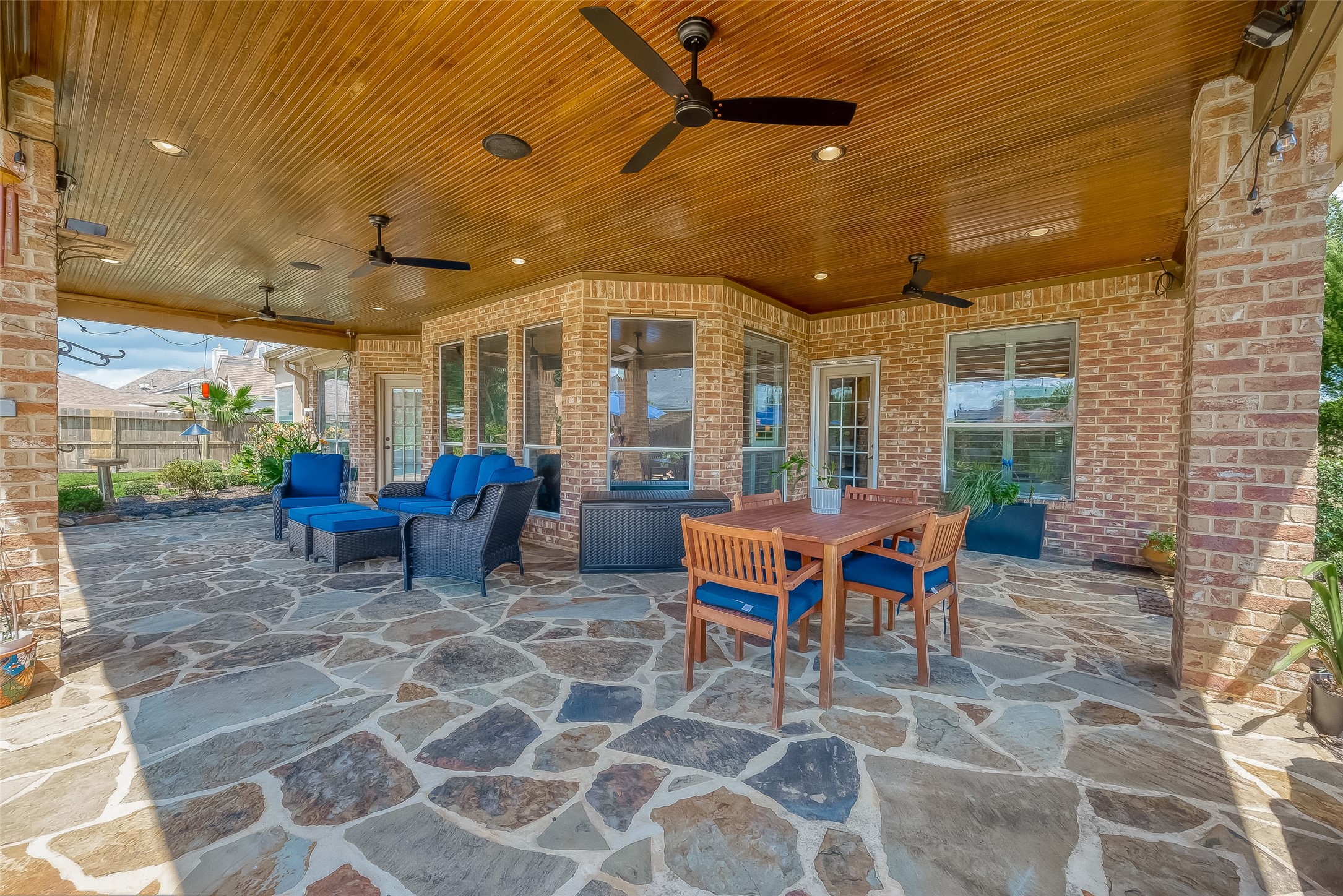 2006 Sandy Lake Drive , Friendswood, TX, 77546 | 72403583 | Realty Texas LLC