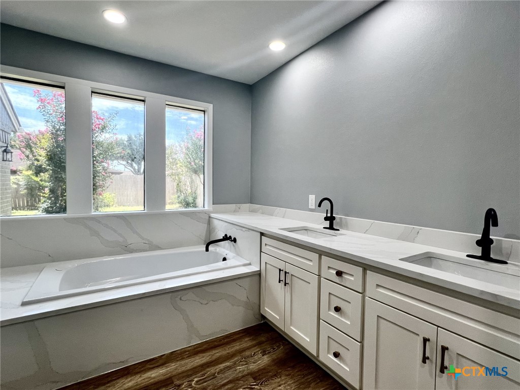 604 Bramble Bush Lane , Victoria, TX, 77904 | 554473 | Realty Texas LLC