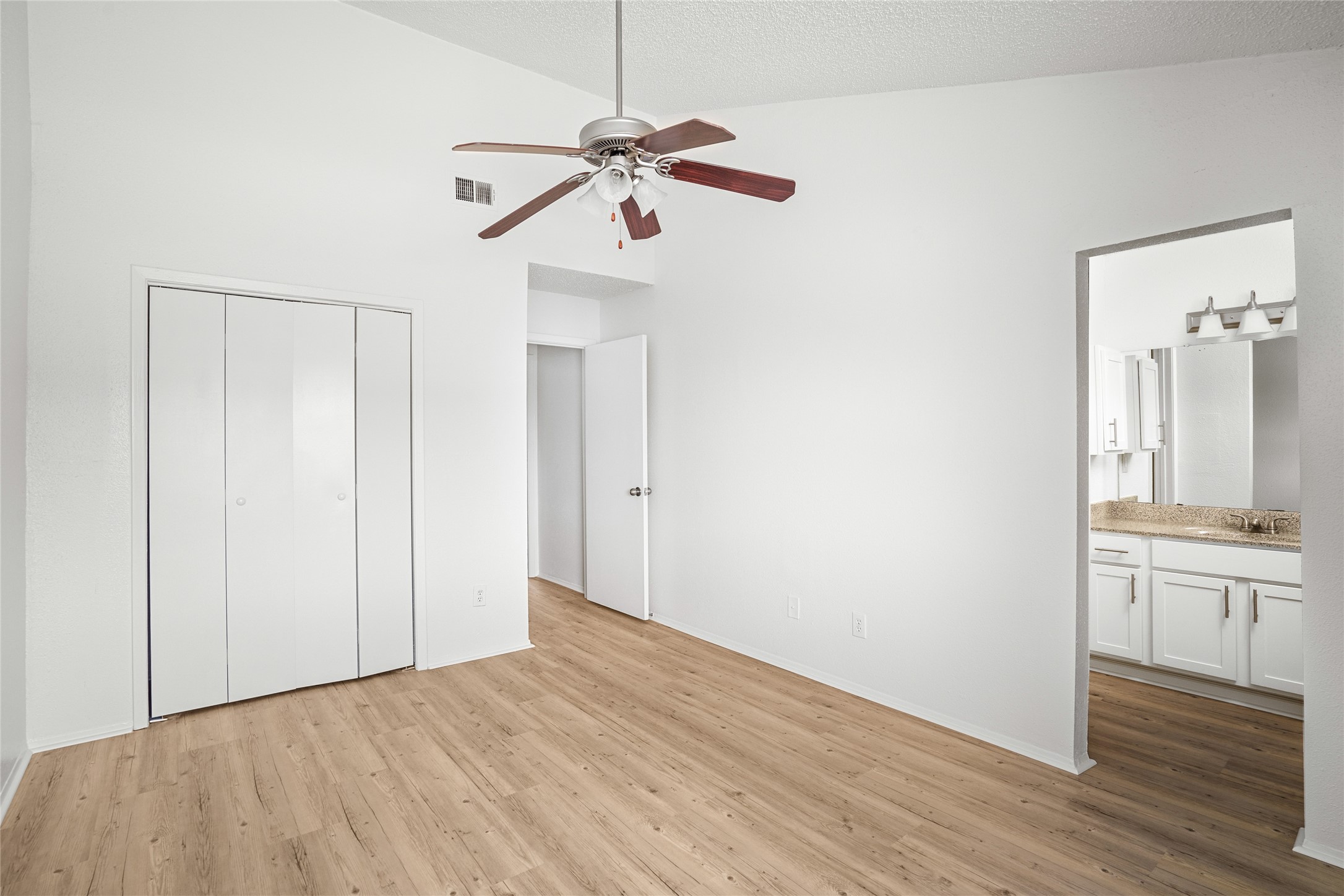 2111 Holly Hall Street 1716 , Houston, TX, 77054 | 46262049 | Realty Texas LLC
