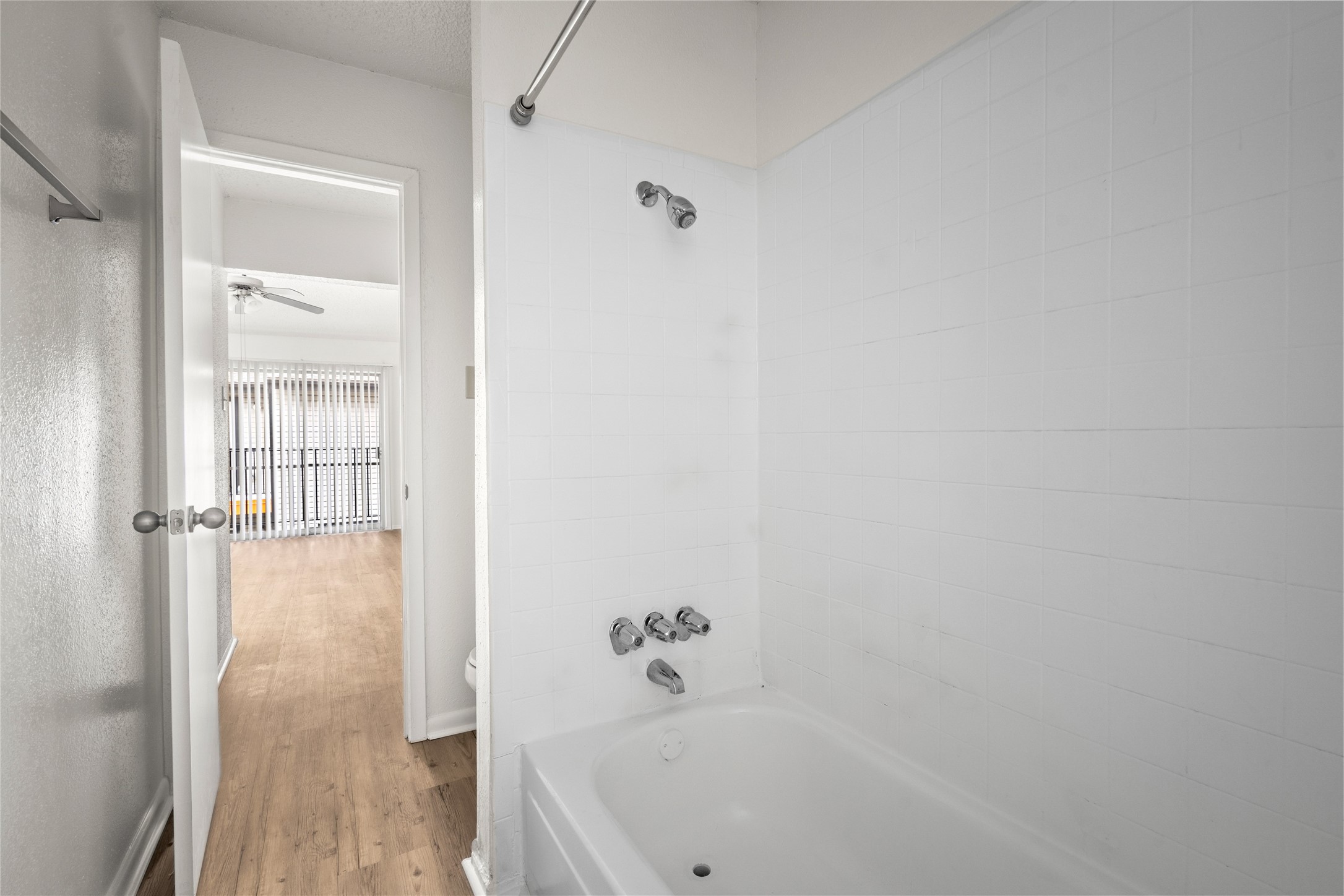 2111 Holly Hall Street 1716 , Houston, TX, 77054 | 46262049 | Realty Texas LLC