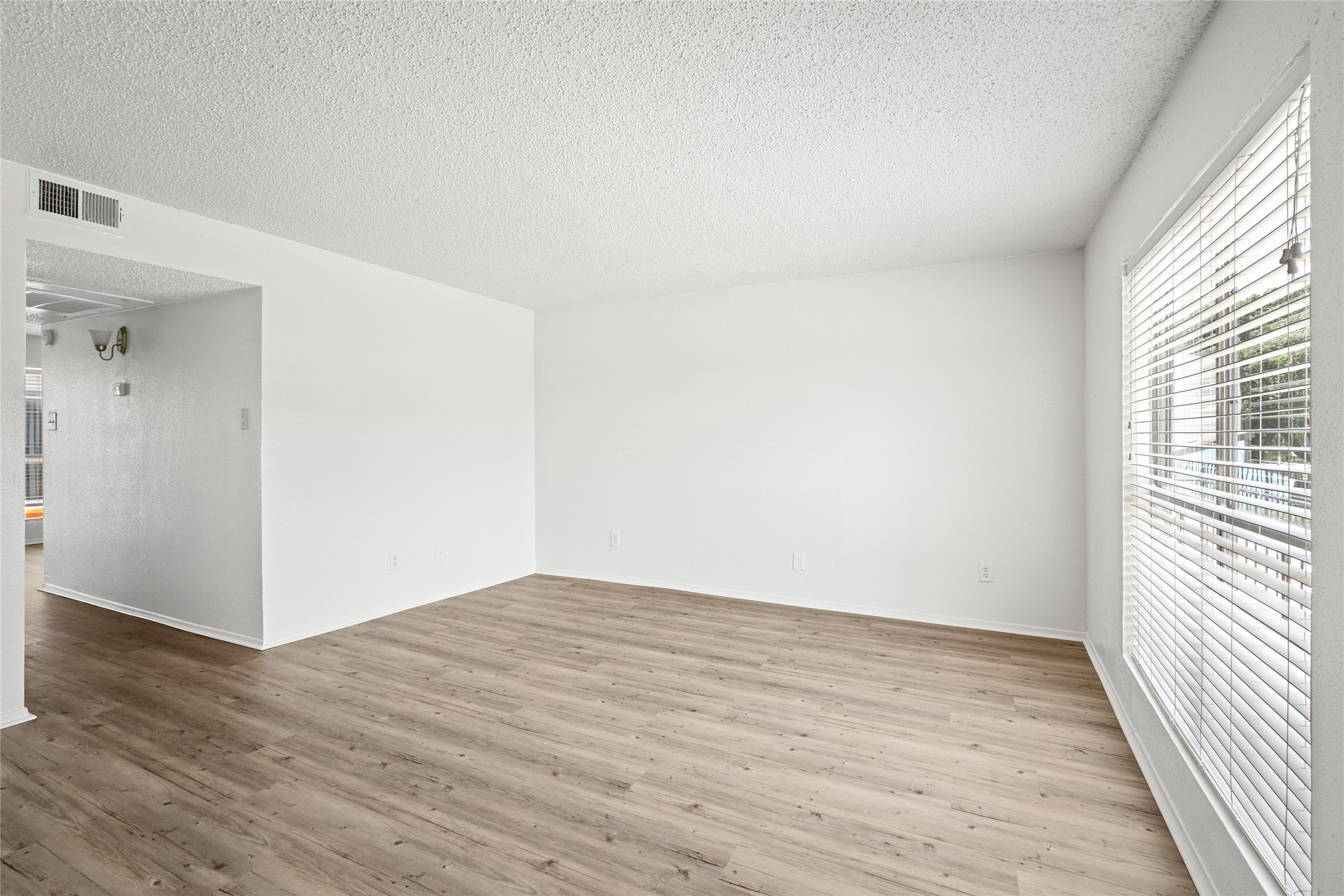 2111 Holly Hall Street 1716 , Houston, TX, 77054 | 46262049 | Realty Texas LLC