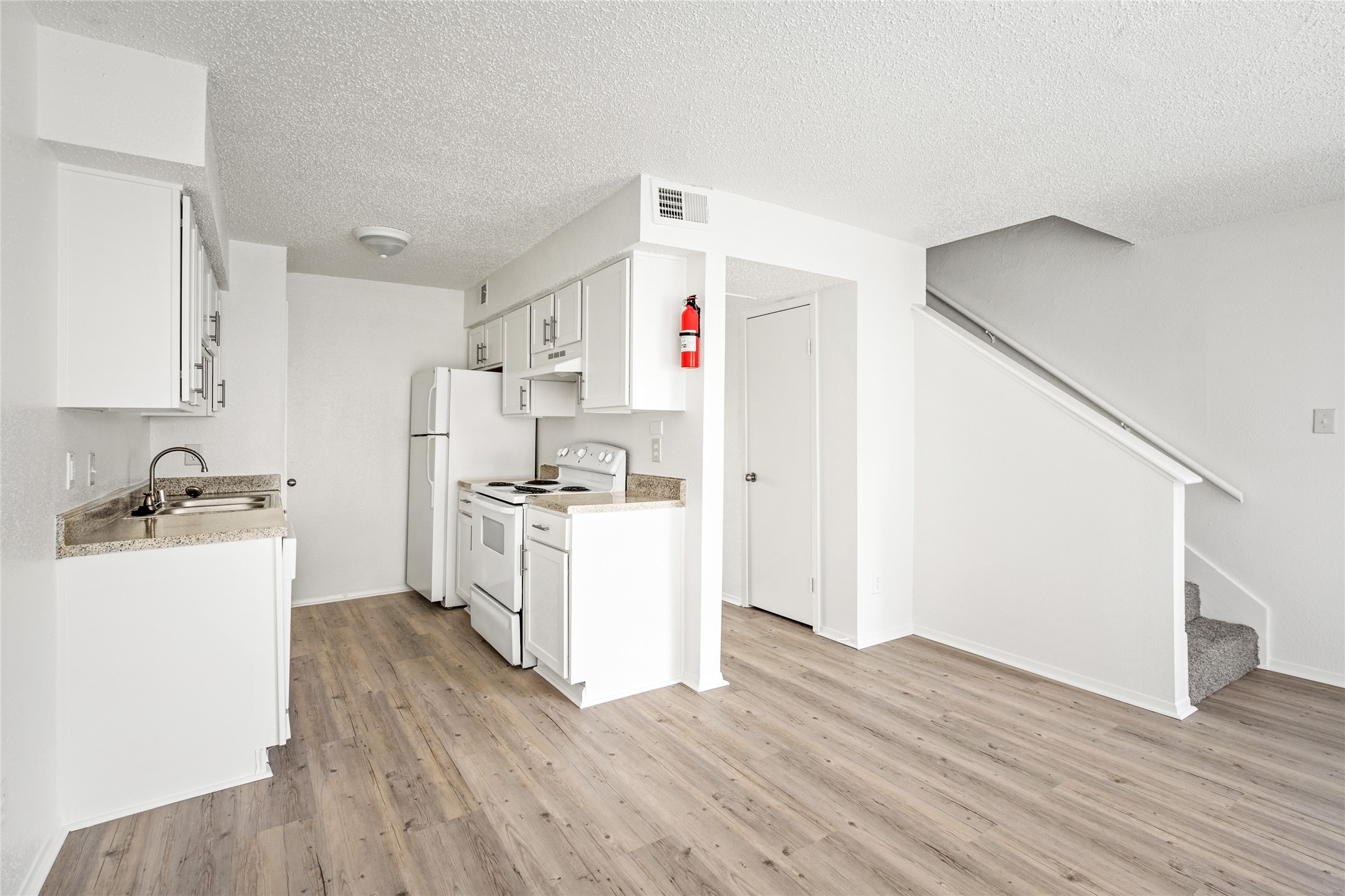 2111 Holly Hall Street 1716 , Houston, TX, 77054 | 46262049 | Realty Texas LLC
