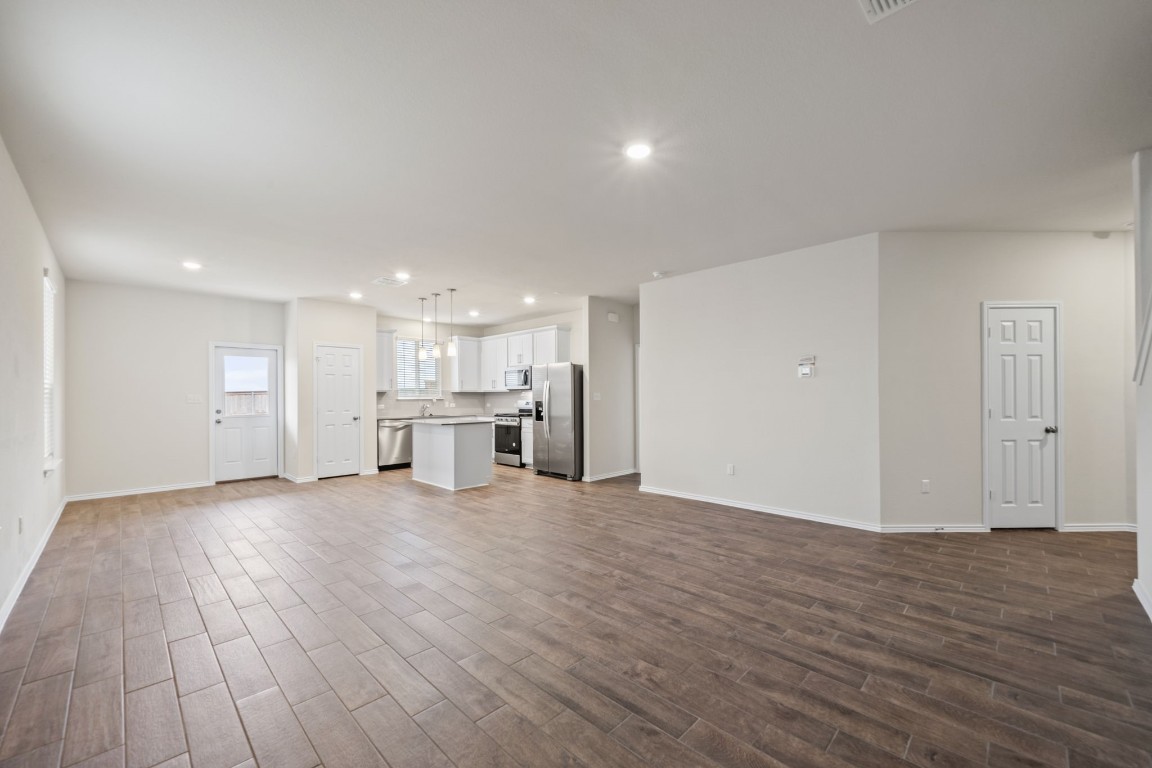 355 Tree Nut Loop , Buda, TX, 78610 | 7749831 | Realty Texas LLC