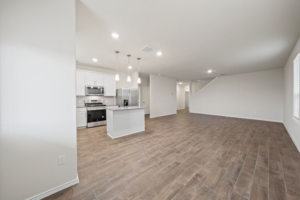 355 Tree Nut Loop , Buda, TX, 78610 | 7749831 | Realty Texas LLC
