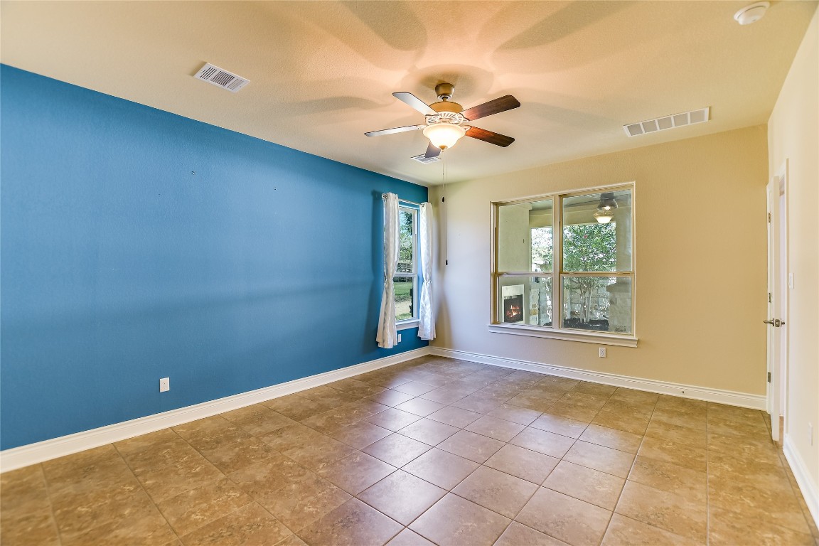 305 Clubhouse Drive , Georgetown, TX, 78628 | 6926820 | Realty Texas LLC