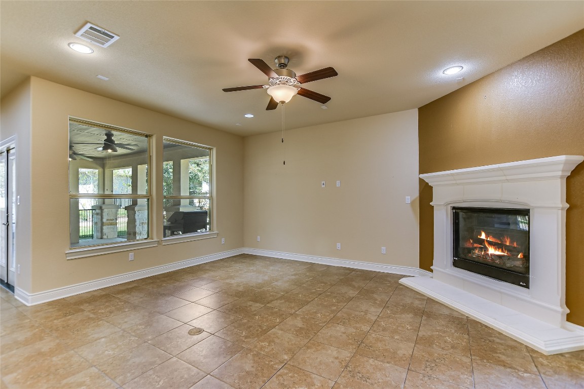 305 Clubhouse Drive , Georgetown, TX, 78628 | 6926820 | Realty Texas LLC