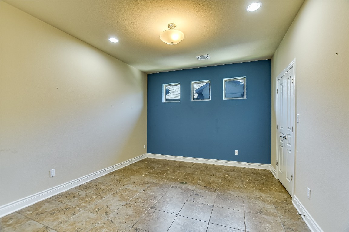 305 Clubhouse Drive , Georgetown, TX, 78628 | 6926820 | Realty Texas LLC