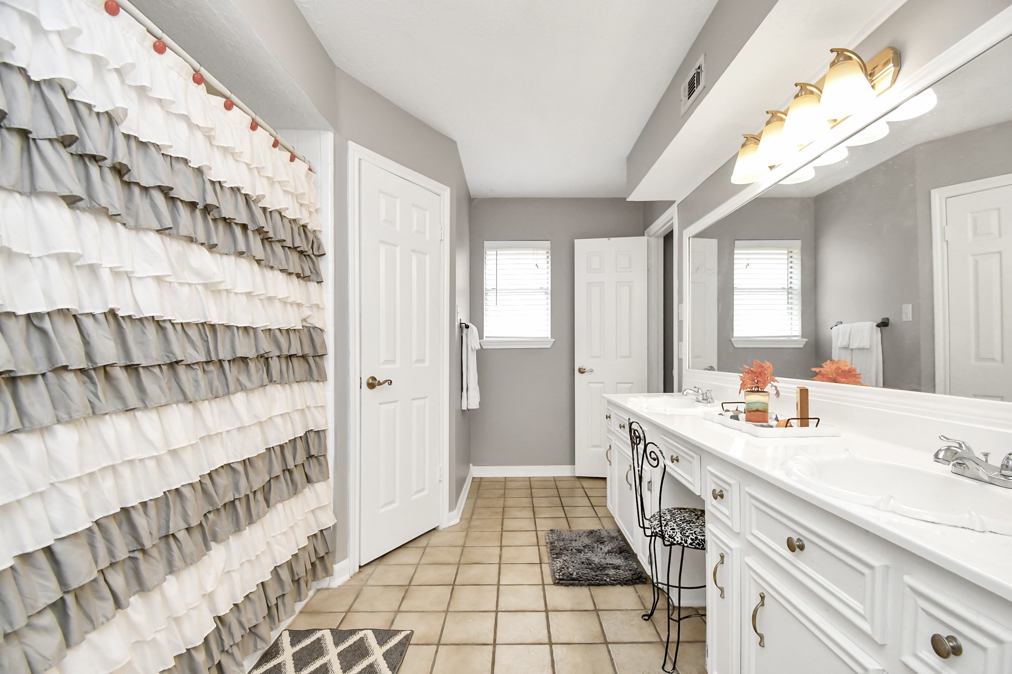 5123 Green Springs Drive , Houston, TX, 77066 | 3417600 | Realty Texas LLC