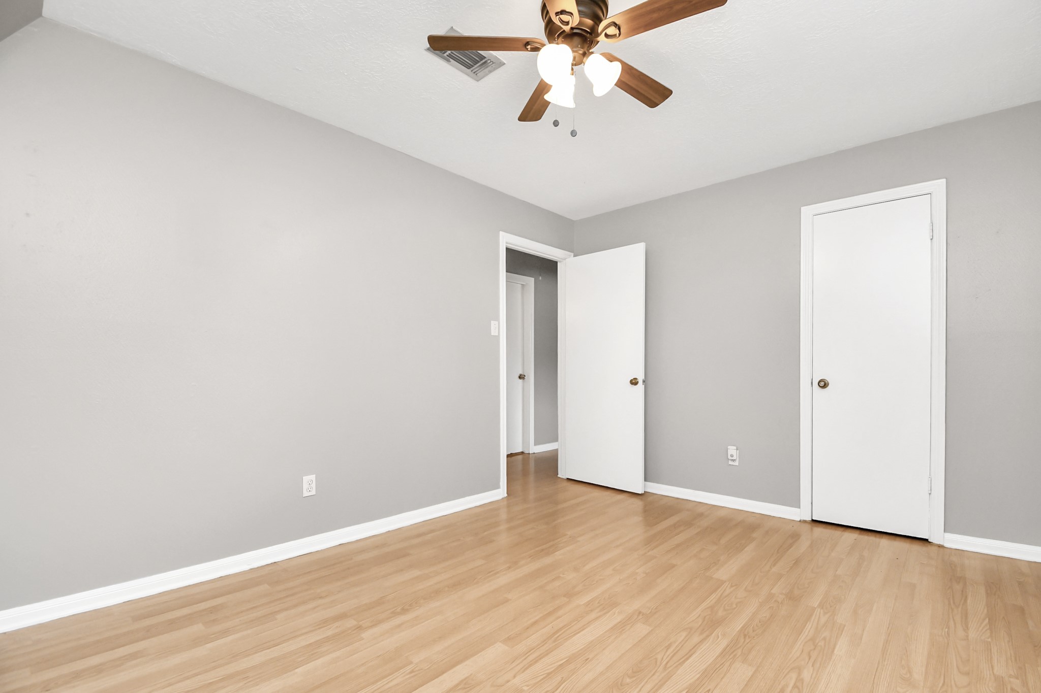 5123 Green Springs Drive , Houston, TX, 77066 | 3417600 | Realty Texas LLC