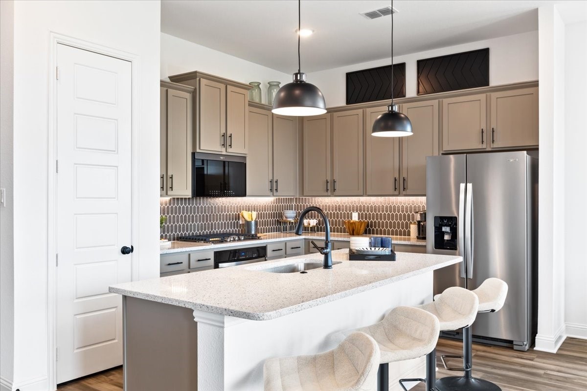 2389 Rams Horn Drive , Waxahachie, TX, 75167 | 20715765 | Realty Texas LLC