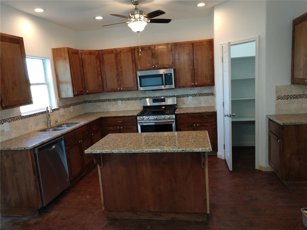 641 Old Potato Road , Paige, TX, 78659 | 9397362 | Realty Texas LLC