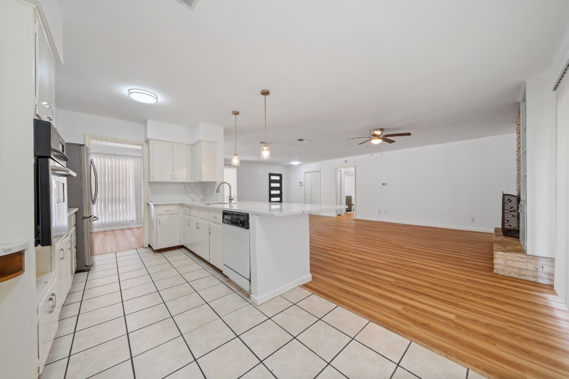 2115 Gaston Place Drive , Austin, TX, 78723 | 4018165 | Realty Texas LLC