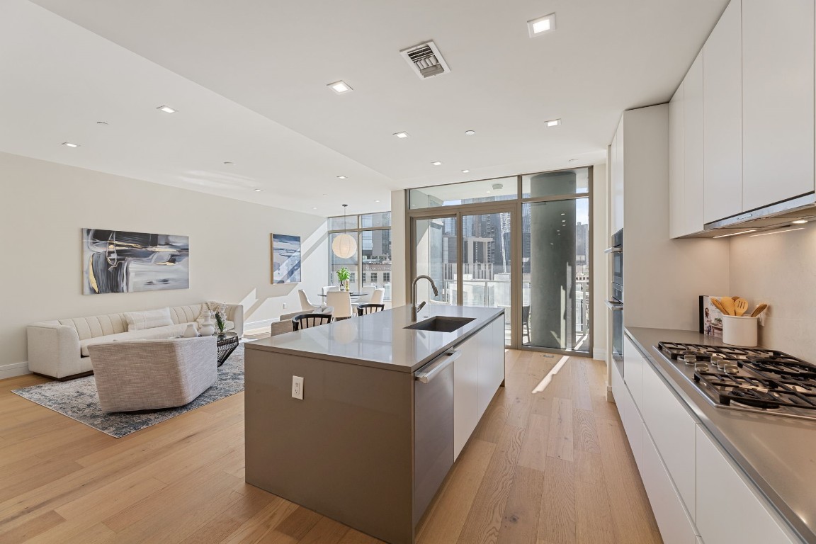 501 West Avenue 705 , Austin, TX, 78701 | 7295794 | Realty Texas LLC