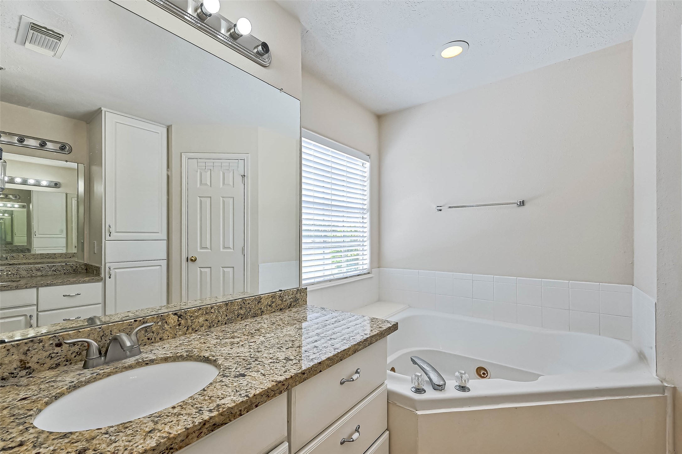 2710 Grants Lake Boulevard D6 , Sugar Land, TX, 77479 | 58853548 | Realty Texas LLC