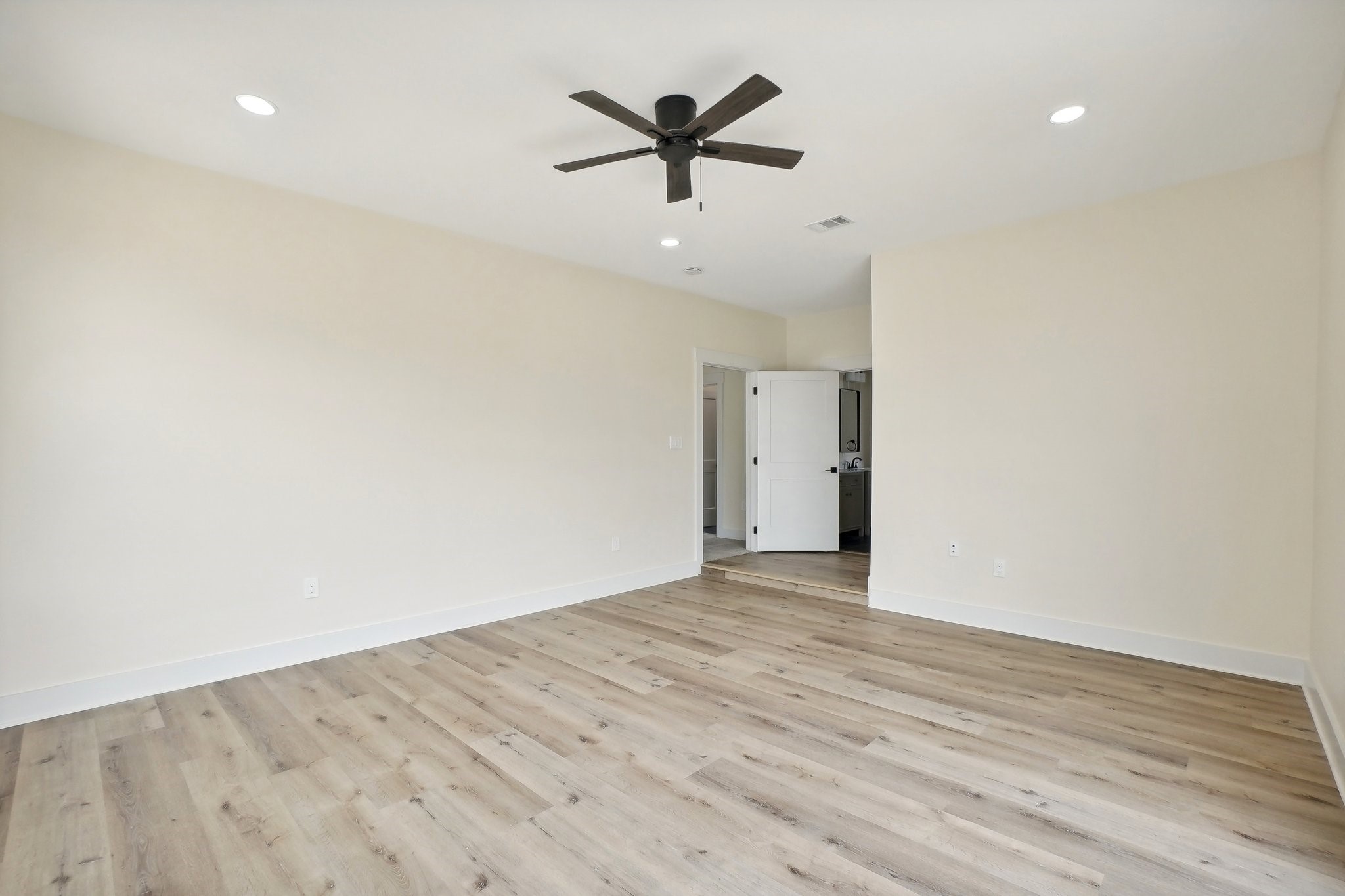 542 PEMBERTON HILL Road , Dallas, TX, 75217 | 20720144 | Realty Texas LLC