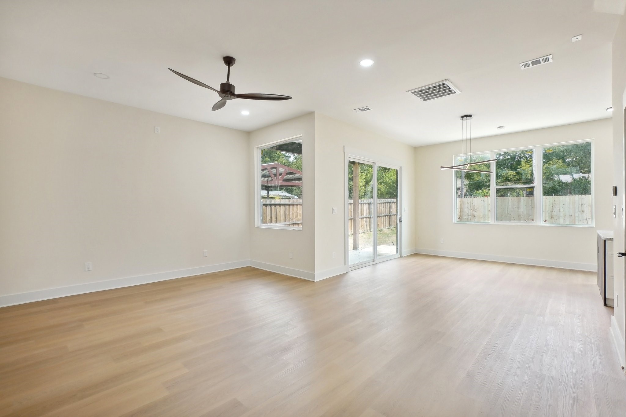 542 PEMBERTON HILL Road , Dallas, TX, 75217 | 20720144 | Realty Texas LLC