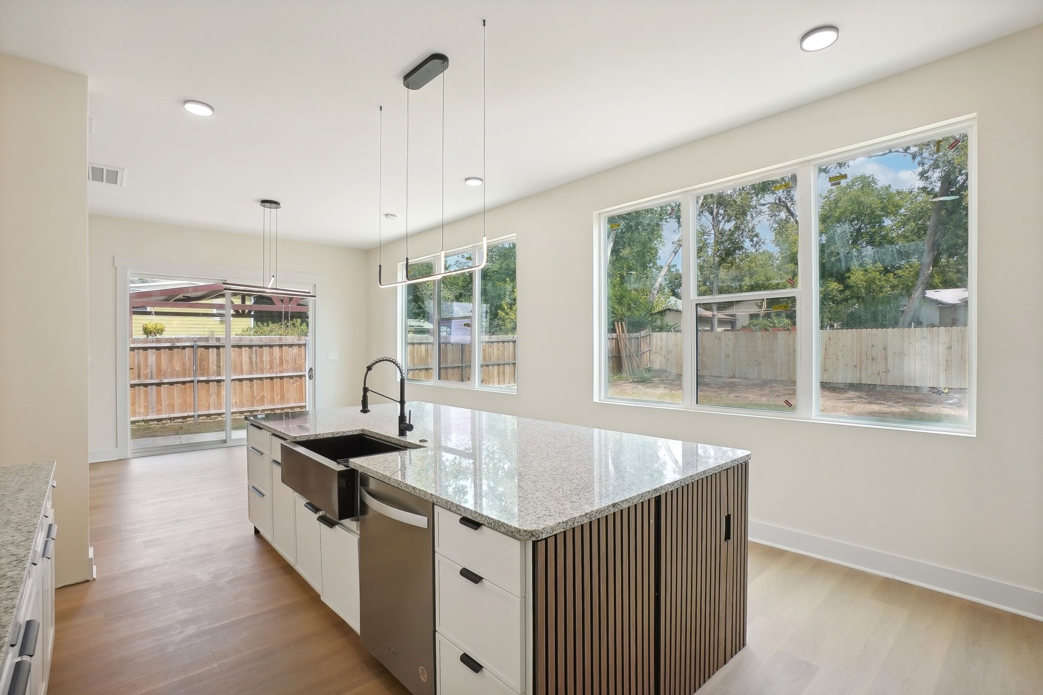 542 PEMBERTON HILL Road , Dallas, TX, 75217 | 20720144 | Realty Texas LLC