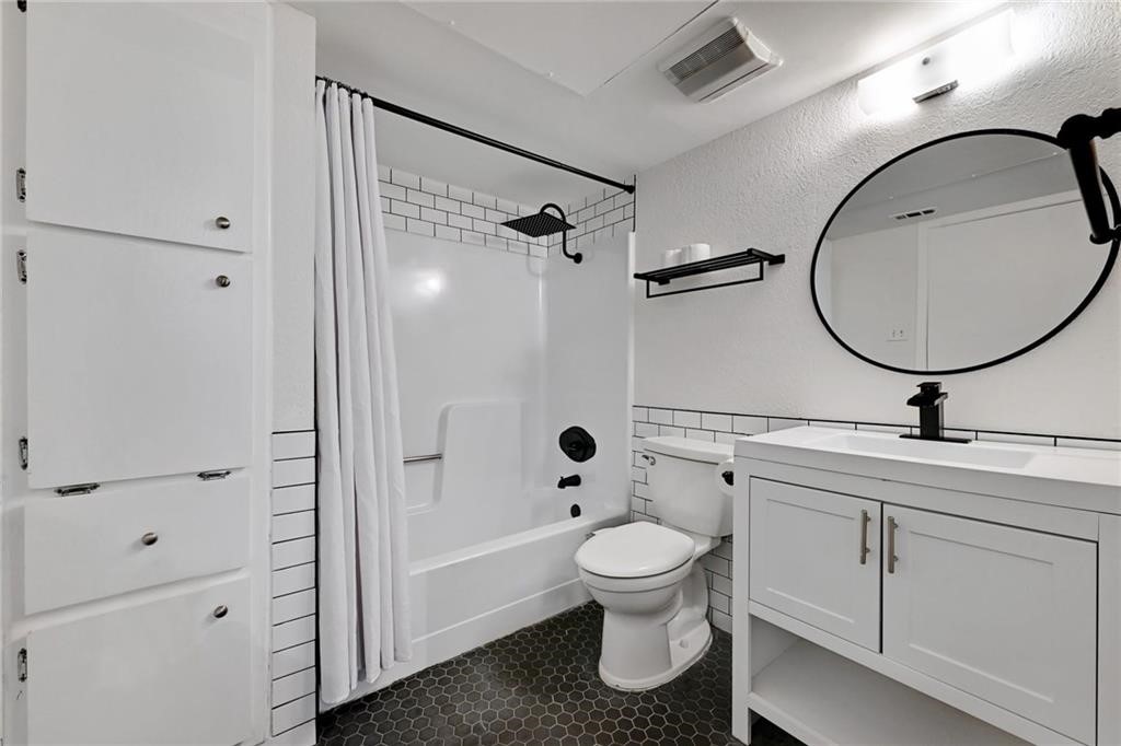 2104 Cullen Avenue 4-117 , Austin, TX, 78757 | 6333440 | Realty Texas LLC