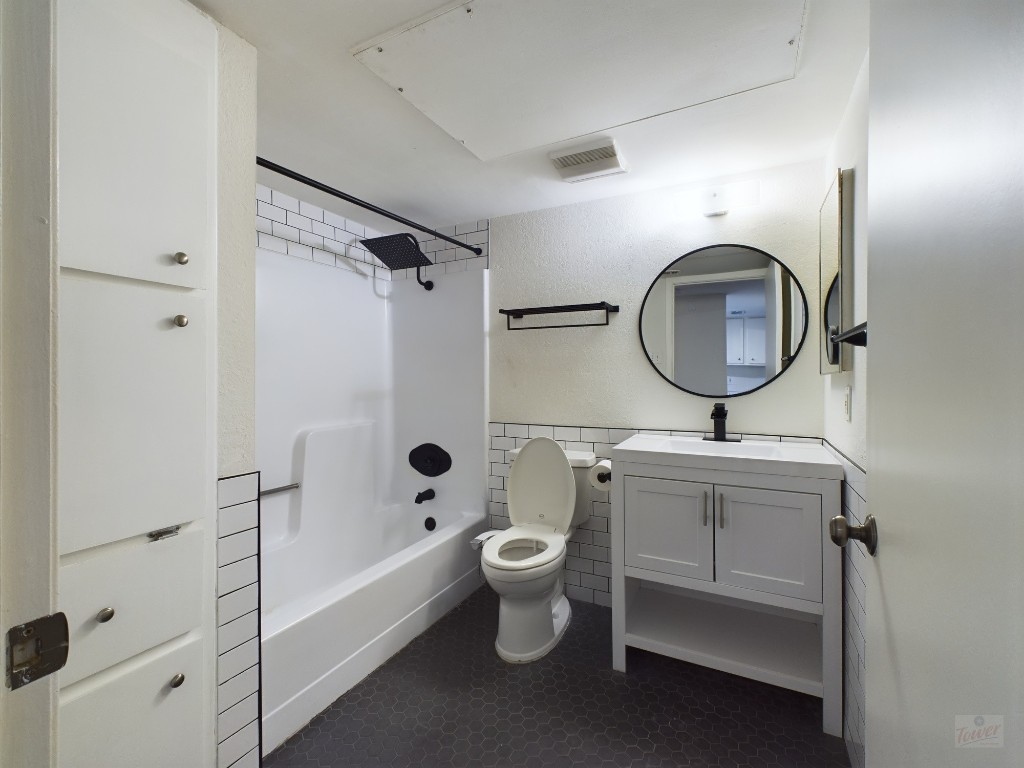 2104 Cullen Avenue 4-117 , Austin, TX, 78757 | 6333440 | Realty Texas LLC
