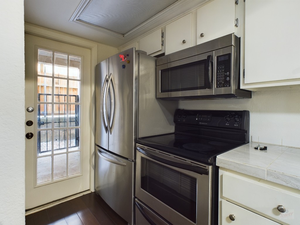 2104 Cullen Avenue 4-117 , Austin, TX, 78757 | 6333440 | Realty Texas LLC