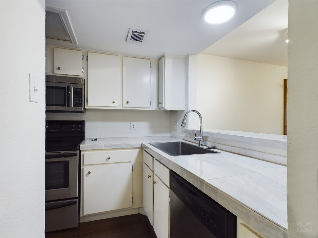 2104 Cullen Avenue 4-117 , Austin, TX, 78757 | 6333440 | Realty Texas LLC