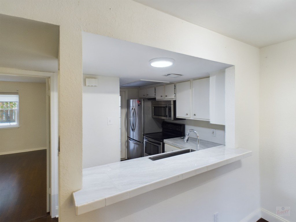 2104 Cullen Avenue 4-117 , Austin, TX, 78757 | 6333440 | Realty Texas LLC
