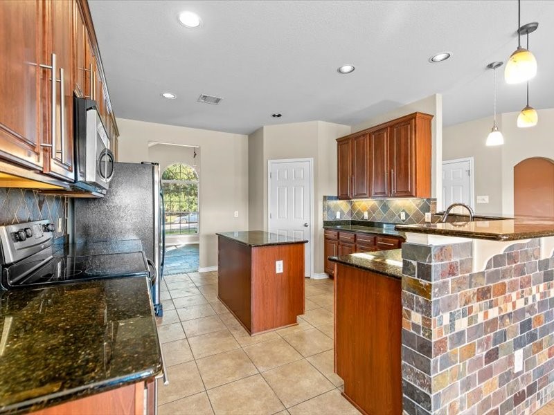 120 Emory Fields Drive , Hutto, TX, 78634 | 8984312 | Realty Texas LLC
