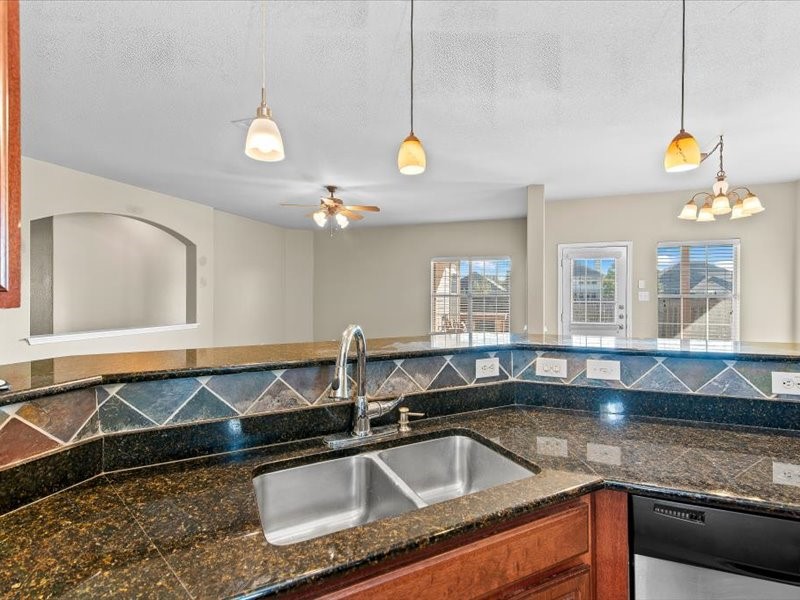 120 Emory Fields Drive , Hutto, TX, 78634 | 8984312 | Realty Texas LLC
