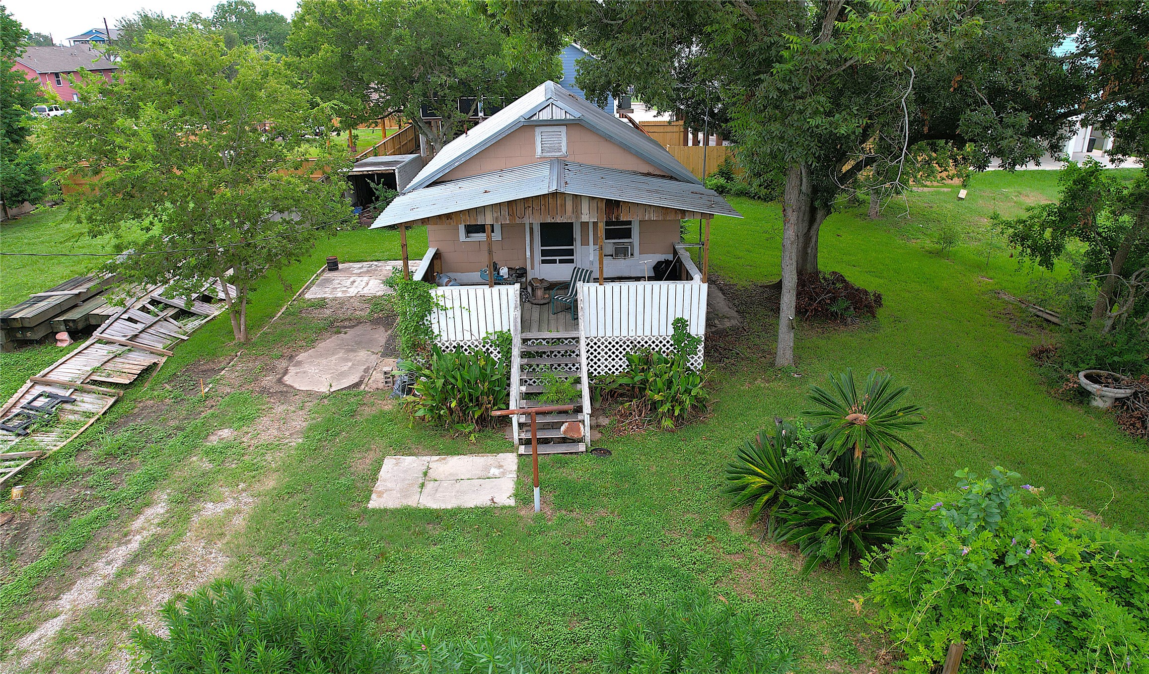 95 W 8th Street , Kemah, TX, 77565 | 3670189 | Realty Texas LLC