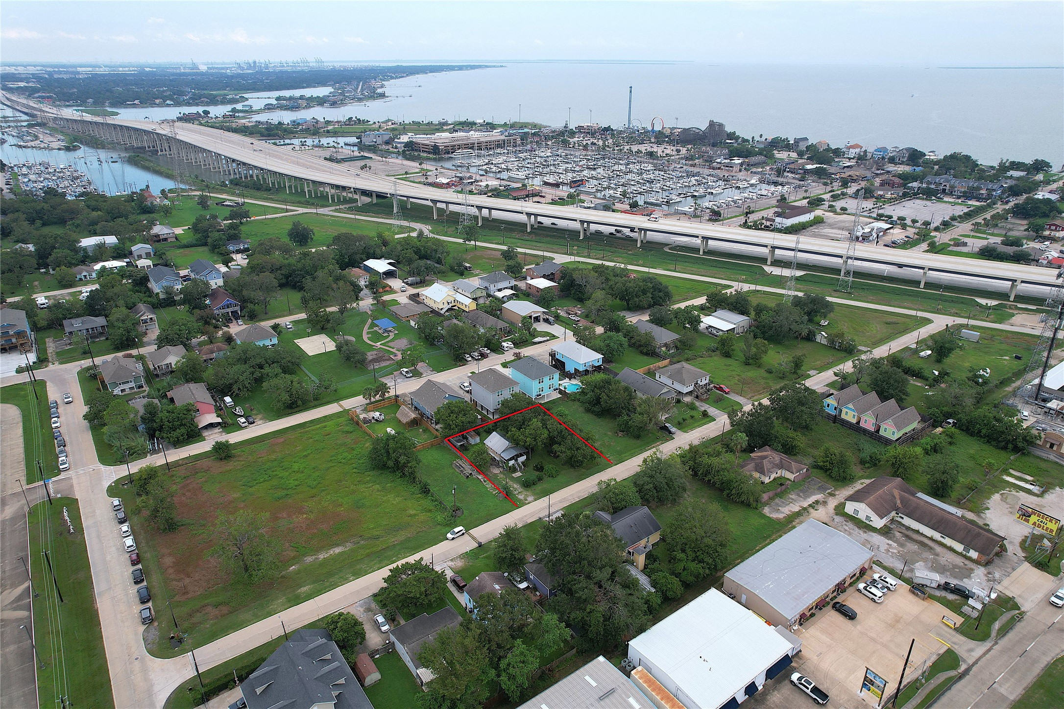 95 W 8th Street , Kemah, TX, 77565 | 3670189 | Realty Texas LLC