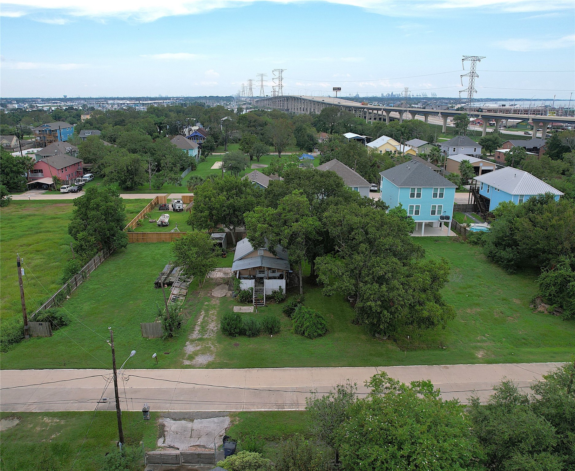 95 W 8th Street , Kemah, TX, 77565 | 3670189 | Realty Texas LLC
