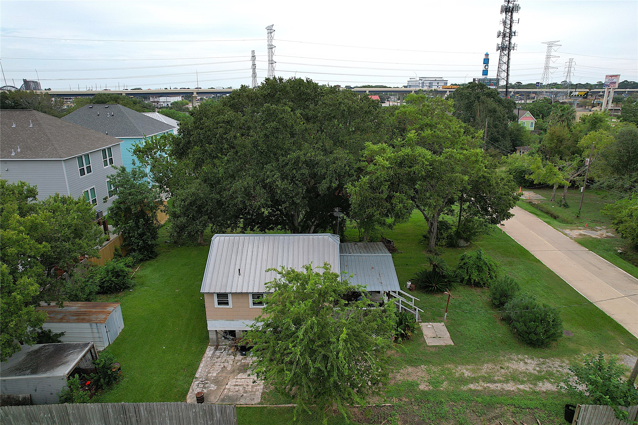 95 W 8th Street , Kemah, TX, 77565 | 3670189 | Realty Texas LLC