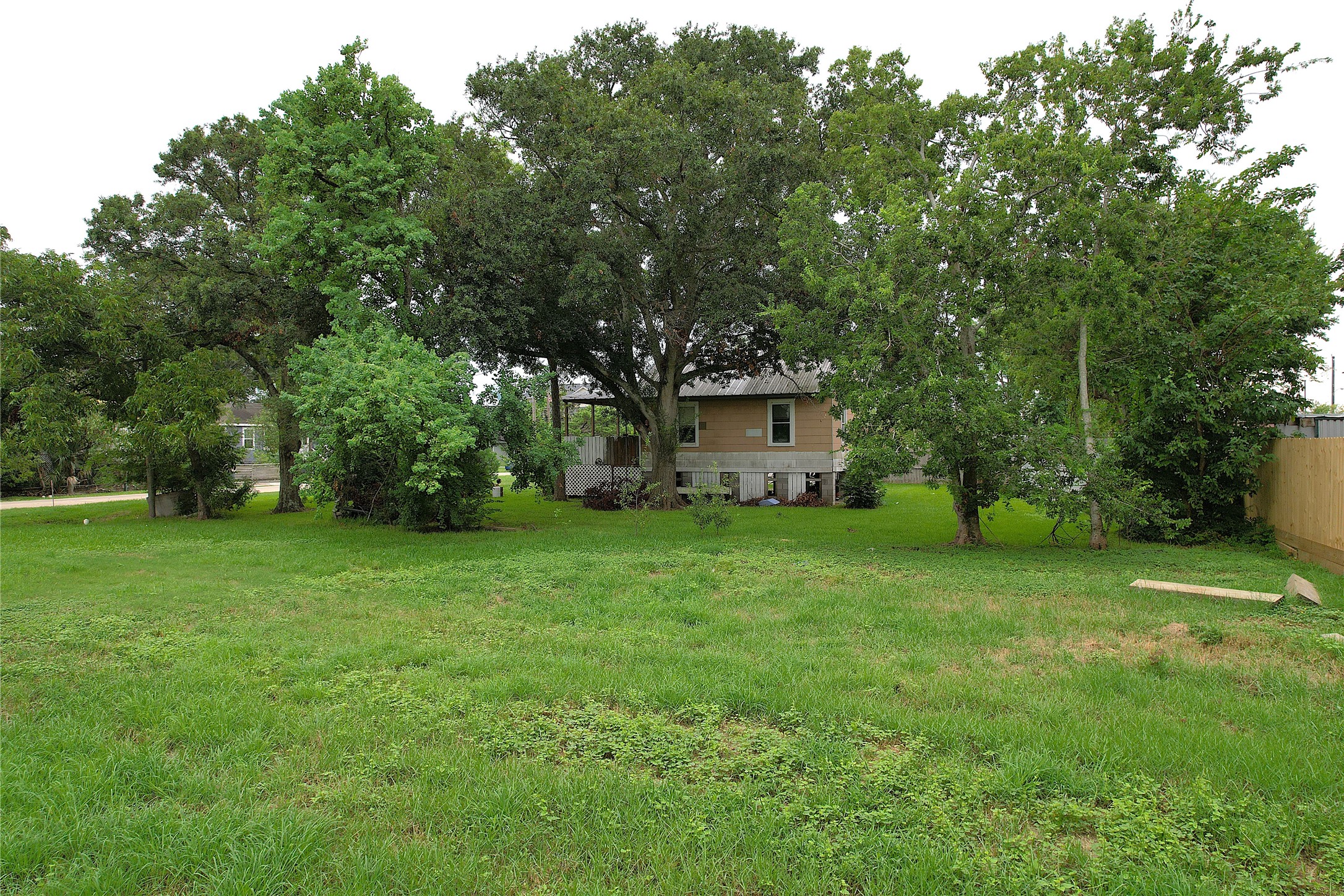 95 W 8th Street , Kemah, TX, 77565 | 3670189 | Realty Texas LLC